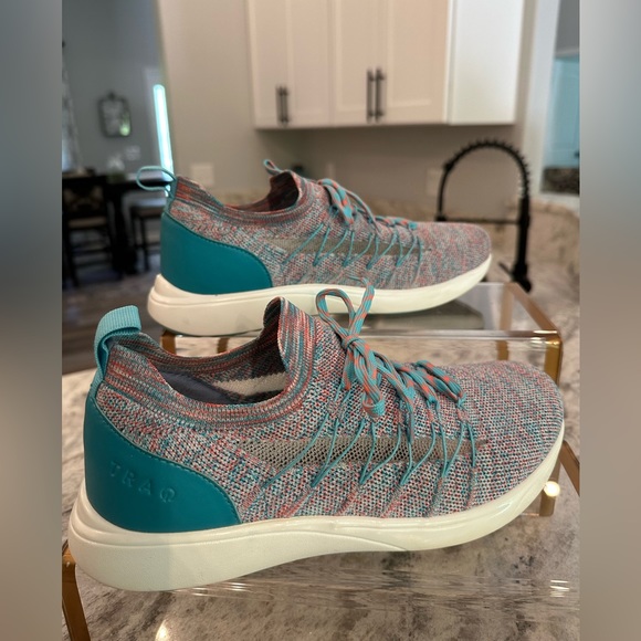 Alegria Women's Knit sneaker Multi color Shoe Size 39/8 - Picture 4 of 6